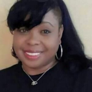 Meet your Posher, Raquel